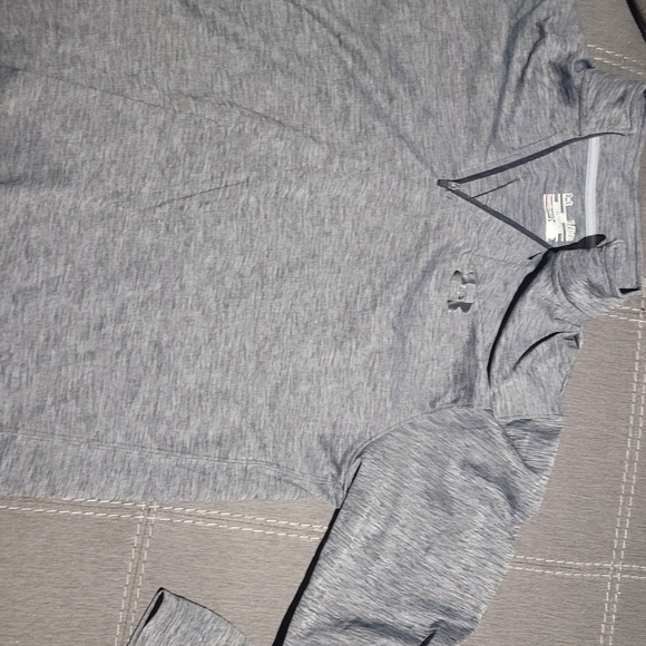 UA 1/4 zip warm up - Picture 2 of 3